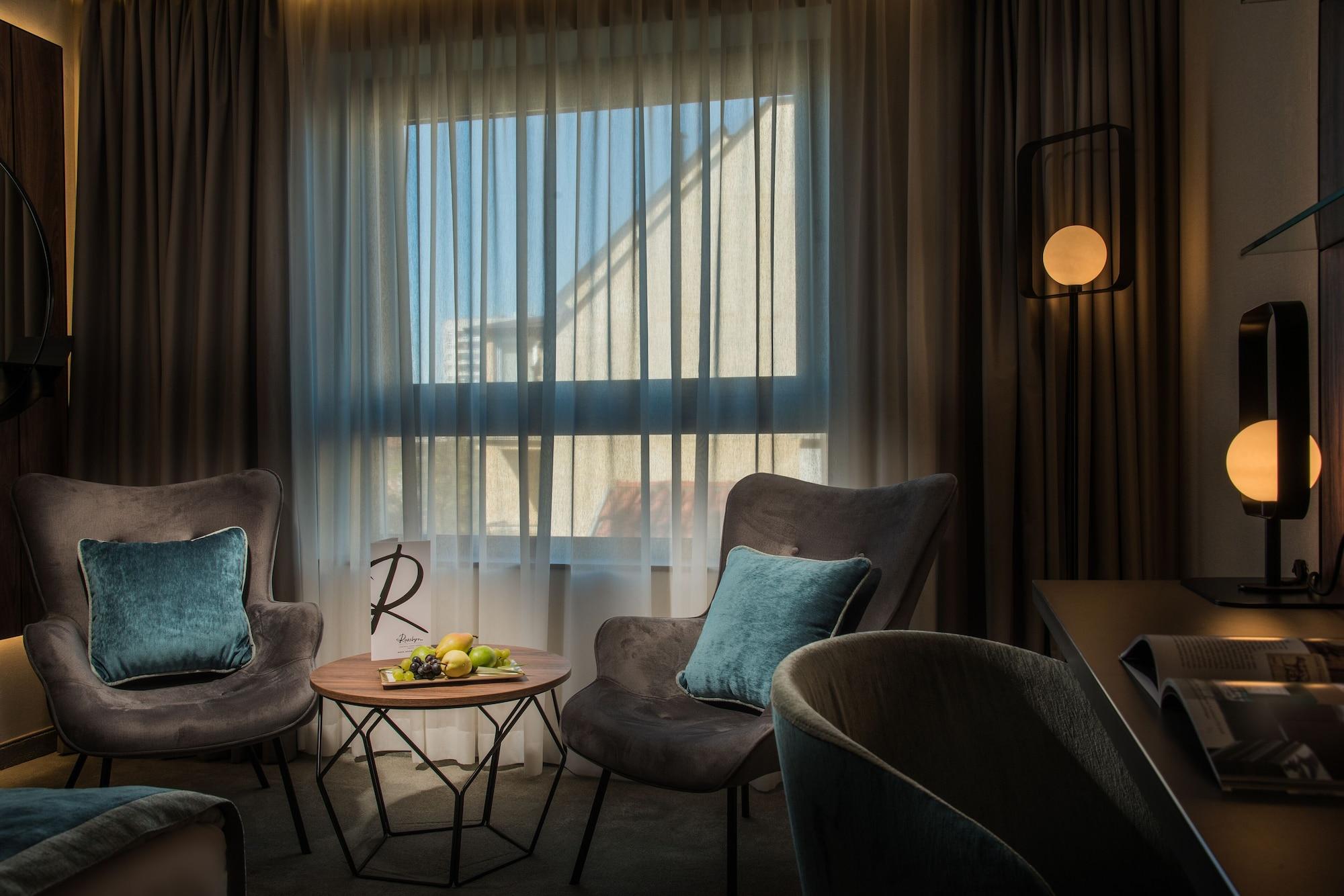 Rosslyn Park Hotel 4*