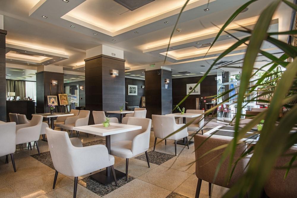 Rosslyn Park Hotel